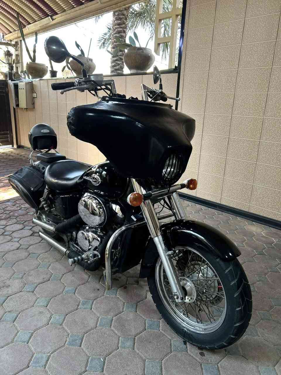 شادو 400 رمبه عليها إضافات هواي ونضيفه بمعنى الكلمه  الدراجه أوراق كامله كمرك مدفوع كفاله عامه الدراجة تاخذها من باب البيت مكاني بغداد البنوك *********** السعر ١٦ ورقه
