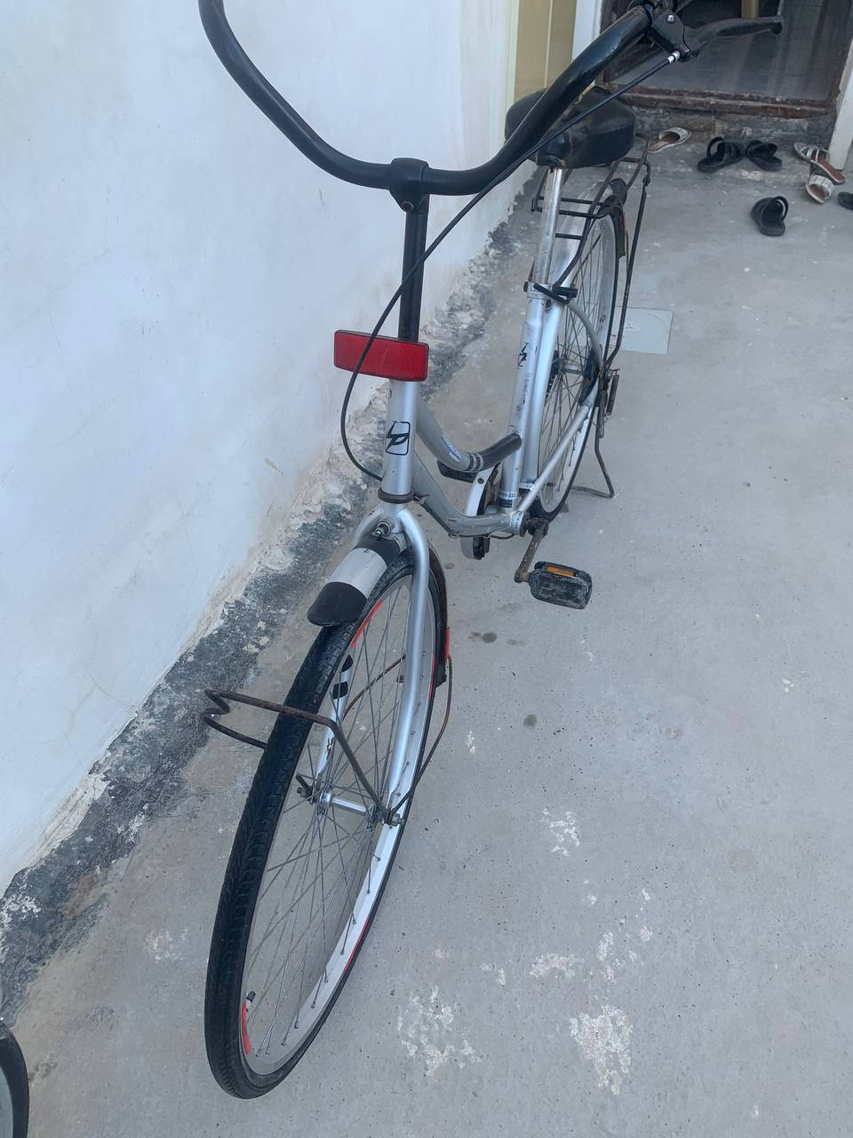 السلام عليكم ورحمة الله وبركاته اخوان بايسكل للبيع الون رصاصي ماشه نفخ مكينه كبس بايسكل جديد بس المكينه مالته تخرط البايسكل معروض  50 او بي مجال حك الجيه كاني الفلوجه حي الشهداء قرب عماره الجنابي الي ايريده يراسلني خاص


**إذا كنت صاحب هذا الإعلان وتريد حذفه لأي سبب، رجاءا أرسل رسالة إلى الدعم الفني**