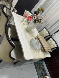 ميز طعام مستعمل اخو الجديد بمعنى الكلمه سعره400 بي مجال هذا الرقم ‭٠٧٧...
