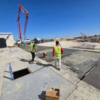 لدينا كوادر مميزه لتعديل الصب وسقل وتنعيم الارظيات بلهلكوبتر ورفتات  ب...