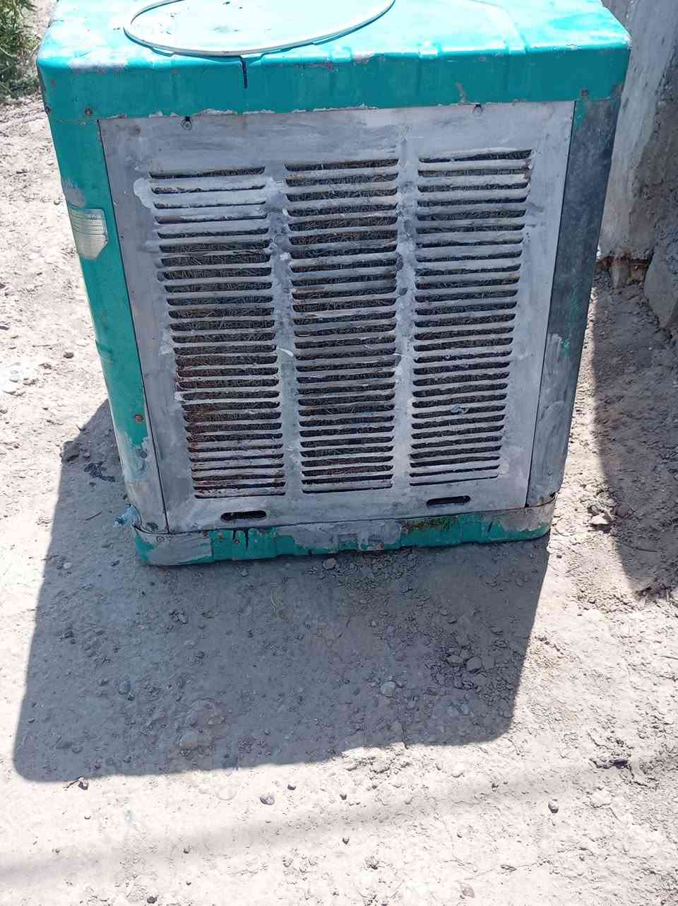السلام عليكم مبرده مستعمله للبيع جاهزه الشغل السعر ب 40 بها مجال للشراي***********
