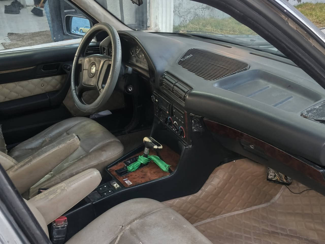 السلام عليكم بي ام 525 اصل موديل90 رقم كربلاء مكانه بكربلاء محرك بلادي مسكر فانوس كير اوتو السياره بيه بعظ النواص يعني مال تعمير السعر37 بيه مجال قليل ***********
