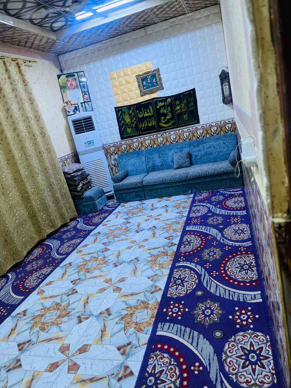 منزلان للبيع في ابوصخير بني مالك الشمالية قرب مدرسة الخالدين مساحت المنزل الواحد ٣٣٠ يحتوي كل منزل على استقبال ٧×٣ونص . وصالة ٧×٤.ومطبخ ٥×٤ونص.وثلاث
غرف. واحدة ٥ونص×٤ اثنان نفس المساحة ٤ونص×٤
المنزلان مطابقات بالبناء والمساحة السعر كل منزل  60 وبيه مجال التفاوض
للاستفسار الاتصال على الرقم 
***********
