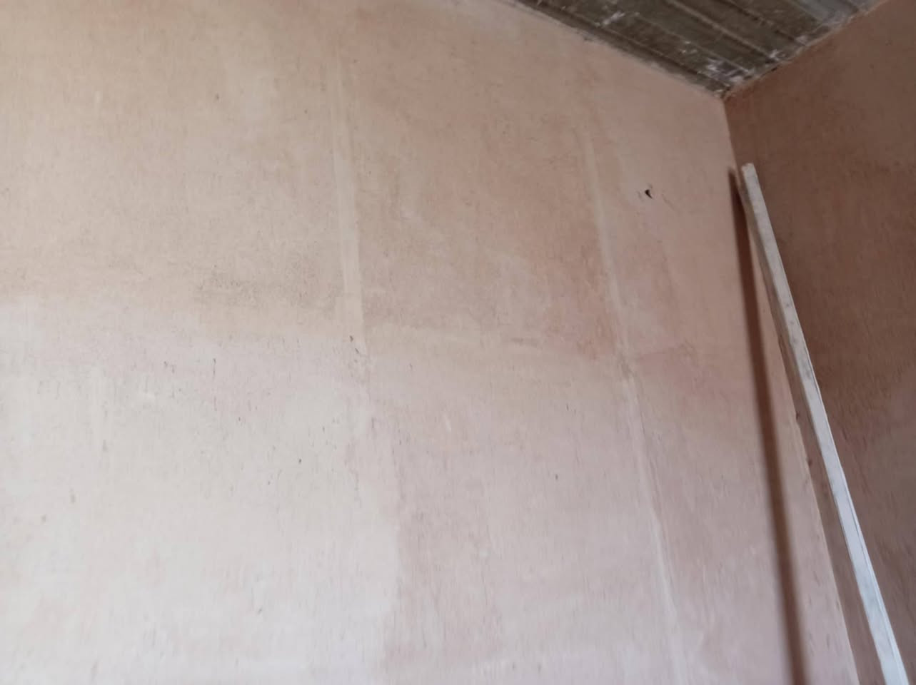 سلام عليكم خلفة لبخ اسمنت وجص وبورك وعمل واجهات فوم تركي وتطعيم وصبغ كادر متخصص في مجال البخ والديكورات التزام بلعمل والنظافه والدقه والسرعه في انجاز العمل الاستفسار ***********
