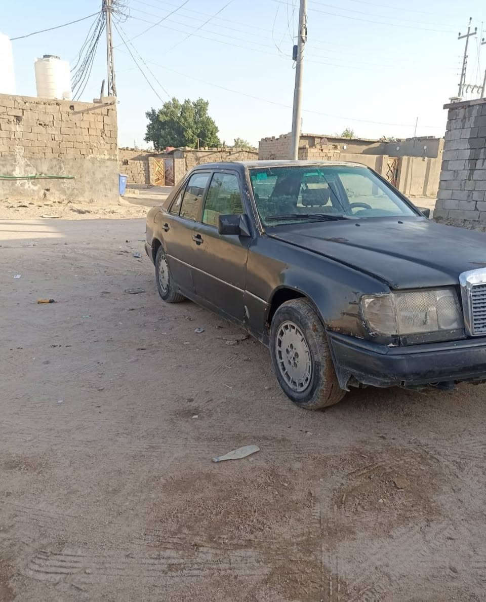 مارسدس دب مكفولة كص ونقل مكينة ثنين ونص ديلكو حدادية جديدة فلنجات جديدة لايتات زنزن اصلي تخم تايرات جديد منظومة تبريد جديدة رقم ذي قار  انكليزي سنوية باسمي لغاية ١٠ / ٥ / ٢٠٣١  تتحول باي مكان بس التبريد مابي غاز  السعر ٣٠ العنوان بصرة / الزبير / ***********
