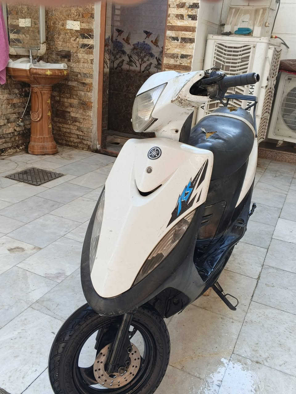 السلام عليكم ماكس للبيع كلها جاهزه سلف هندر نكره كابريتر اصليه نقصها بس كلوبات مال اشاير مكينتها كلش ناعمه اريدها 400 وبيها مجال شيء بسيط مكاني بغداد حي النصر ***********
