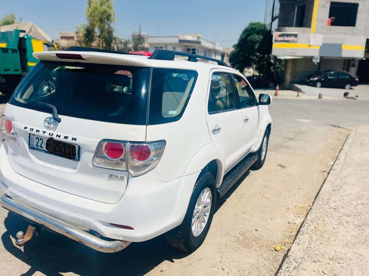 Fortuner SR5 2012
سنوی و هەزە و رەقمی نوێ یە 
مەکینەو گێڕی بەشەرتە 
دەبل اکسل 
کامیر و حساس بیلادی
ئاوێنە شەفت 
سێ پارچەی بۆیاغە تۆزێک ناوی گرتووە 
سیارەکی پاک و جاهزە 
چوار تایەی نوێ 
هیچ مسروفی نییە 
واتساب
*********** أربيل, العراق
