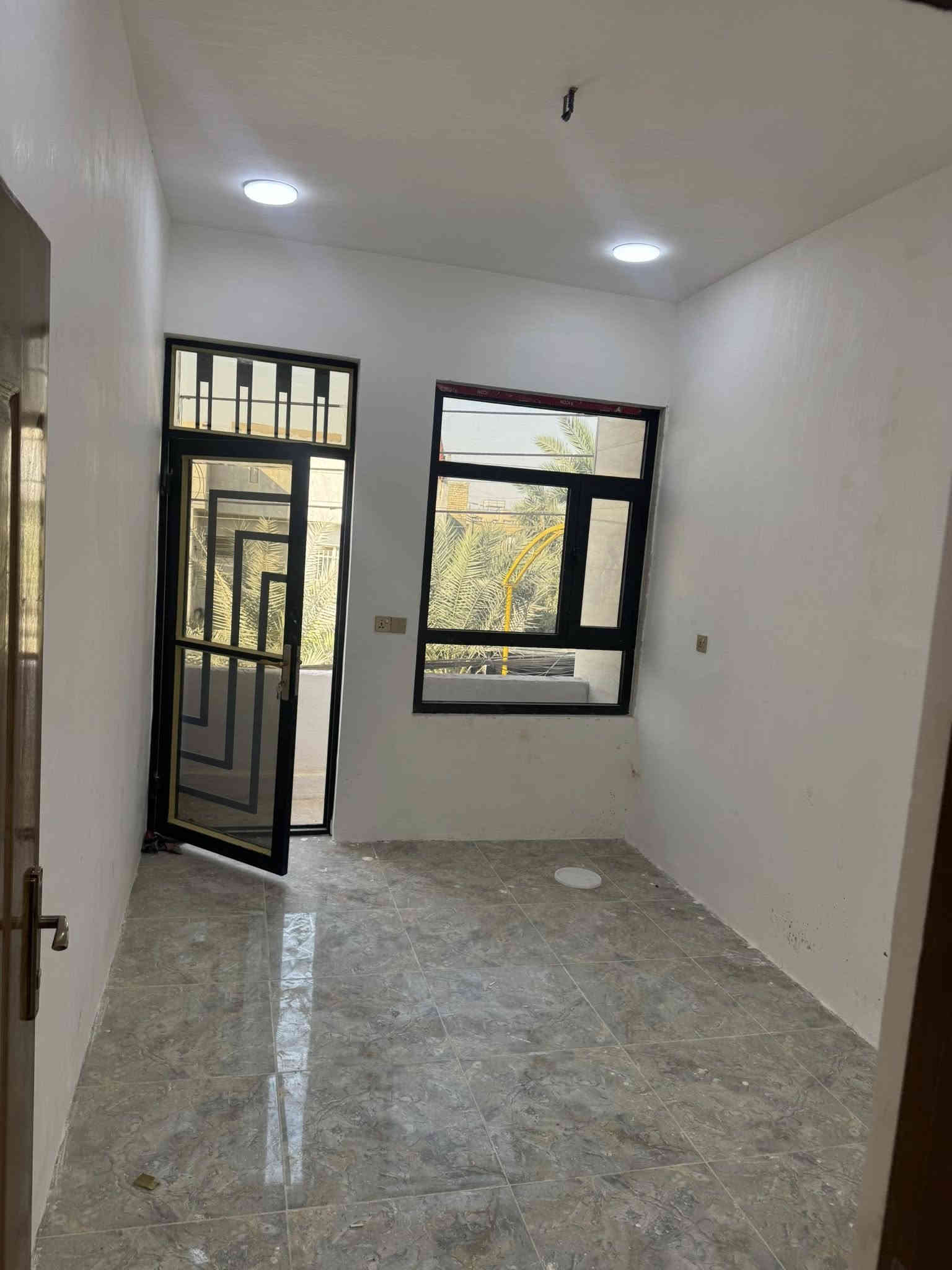 مشتمل للبيع الشعب مقابل سوك 4000 
شارع مدرسه صلاح الدين

مساحه ٤٥ متر ستقبال وحولي وخدمات 

الطابق الثاني (٢) نوم وخدمات 

معروض بمكتب الكناني *********** 

السعر ١٣٠ مليون وبي مجال
