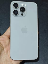 شاشة أصلية • بطارية ٨٨ • ذاكرة ٢٥٦