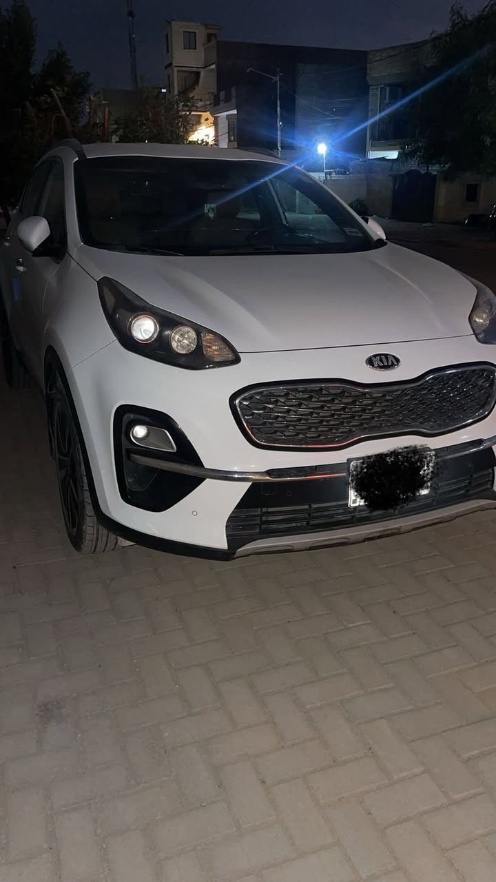 السلام عليكم
للبيع كيا سبورتج خليجي موديل 2019 رقم بغداد 

مواصفات بصمه قماره حدايد جلد تحكمات جهتين / محرك 2000 / داخل بيجي / تبريد قطعتين / مري شفط / شاشة اندرويد / حساسات امامي خلفي / ماشية 127 
كير ومحرك مكفولات ملاحضه بيه بارد على كد 4 صابع باب الخلفي وره سايق
السعر 210وبيها مجال 
للاستفسار الاتصال على الرقم ***********
مكان السيارة الدوره
