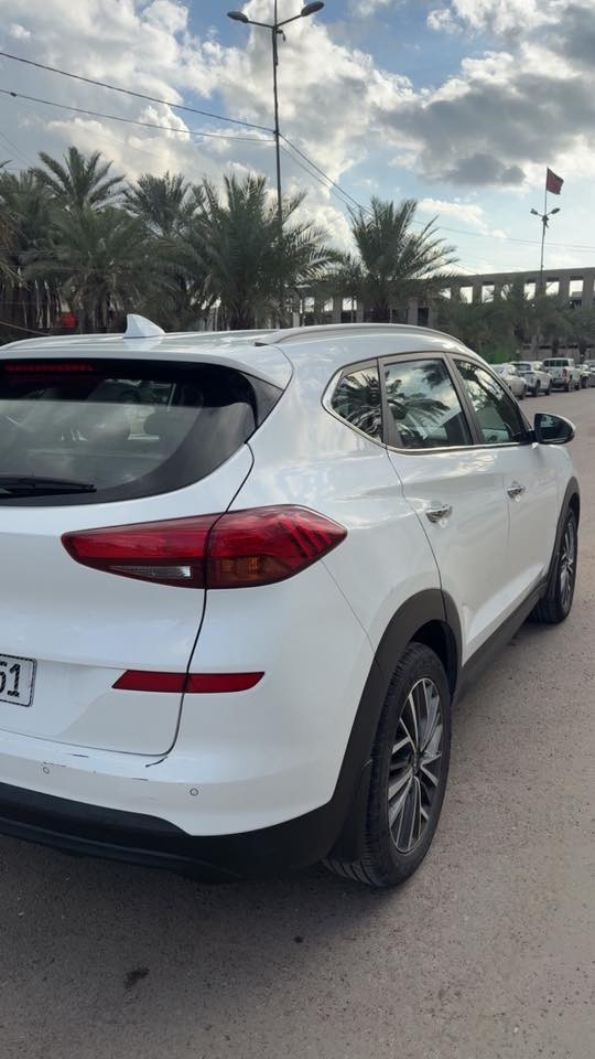 السلام عليكم
للبيع توسان موديل 2020 فول مواصفات عدا البنوراما 
كوري اصلي وكالة الگاصد 
السيارة مكفولة كفالة عامة من الصبغ والتصليح والبارد شرط الفحص وين ميعجبك 
ماشية 74 الف 
السعر 202 وبيها مجال مكانها بغداد السيدية 
للاستفسار   ***********
