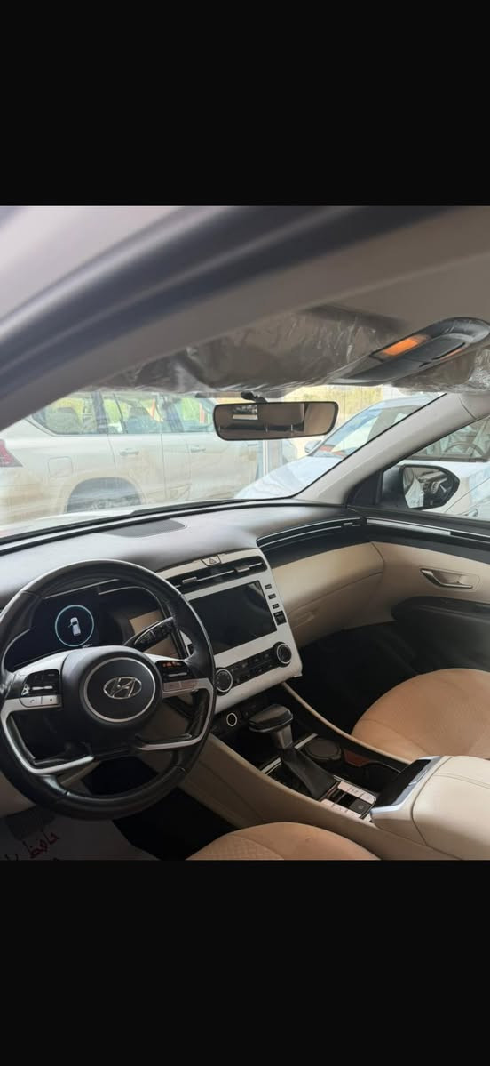 ياالله سلام عليكم توسان مديل 24 جديده ستعمال واحد.وحالين ماشيه39
حقيقي شاشه جبيره حساس امامي خلفي غرفه بيضه مغلفه دوشمه وارضيه اسبير مانازل ومكفوله كفاله عامه هندبريك دكمه رقم اربيل الجديد سنويه جديده وكاله مضمونه مكان السياره النجف الكوفه 
 السعر 207
استفسار اكثر التصال عله ارقم ***********
