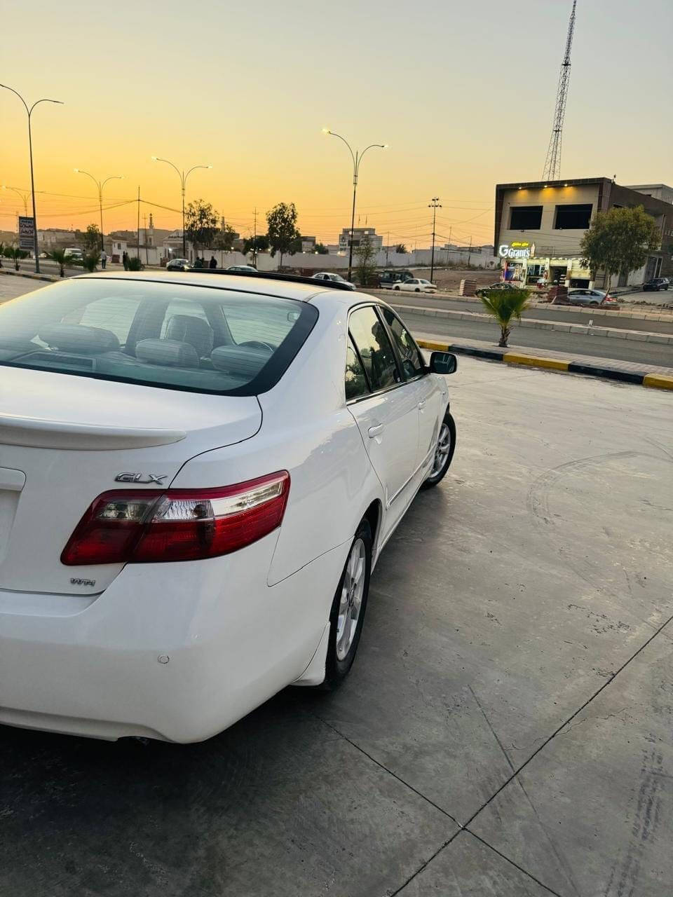 GLX2009 كامري خليجي
فول موصفات 
مكفول من الصبغ
بيها ثلاث مكانات بارد على كد الشبر 
كير ومحرك مكفول 
السيارة ماشية 214000
مكان السيارة بالموصل 
رقمها مسطرةً
السعر 128
‭٠٧٧٧ ٦٤٣ ٧٩٤١‬
