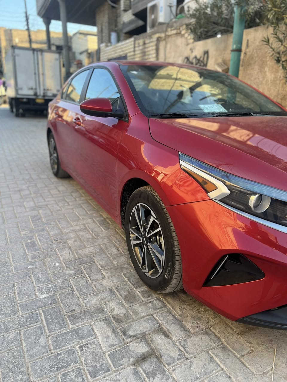 السلام عليكم
فورتي LXS موديل 24بدون رقم 

الضرر كما موضح بالصور تبديل قطعتين بنيد +جاملغ بدون دواخل

العنوان بغداد مدينة الصدر /السعر140

***********
