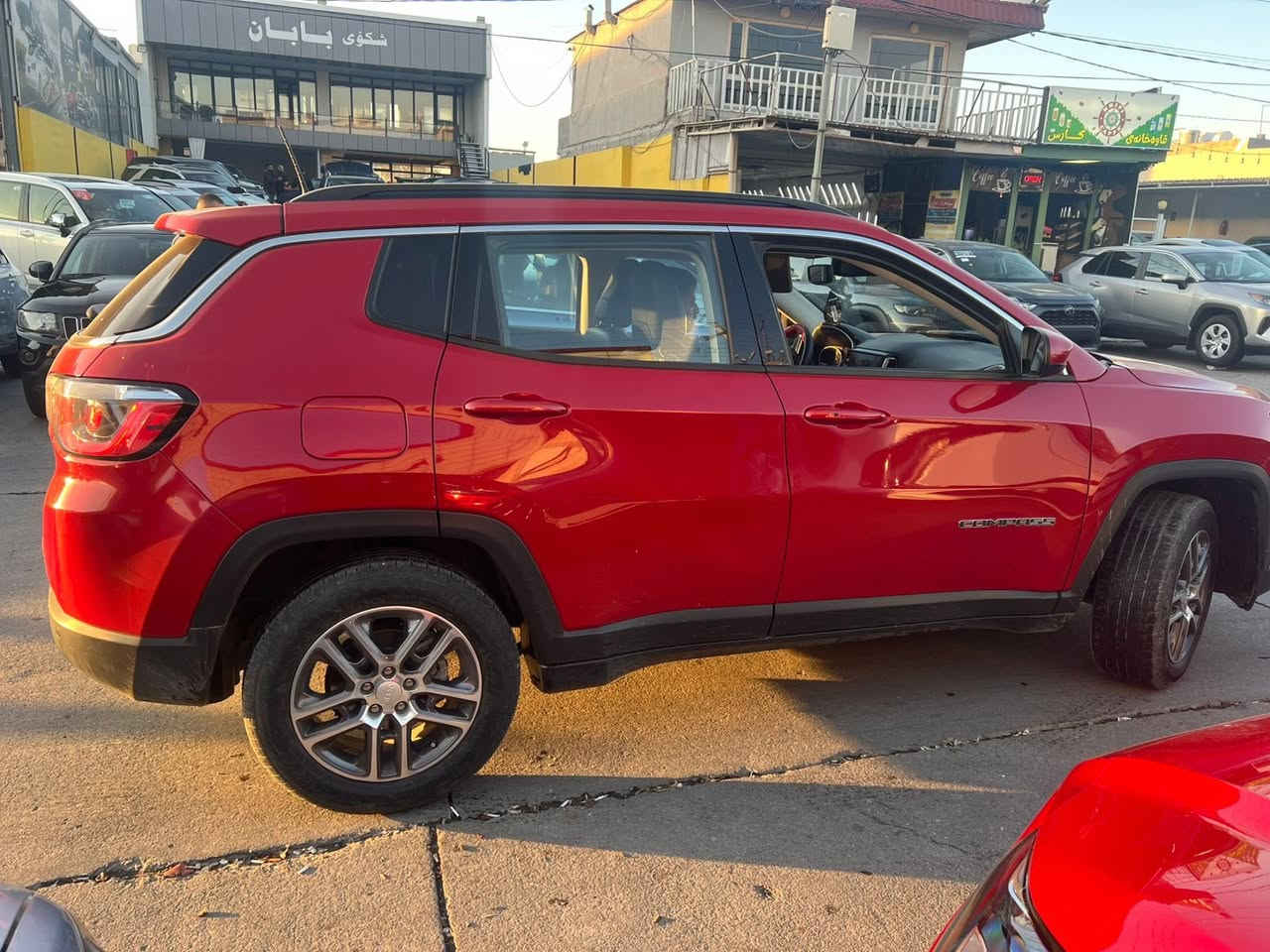 السلام عليكم جيب كومباس 2020لمتد فول مواصفات بانوراما رادار امامي خلفي رادار بالمري شاشه كبيره تحكم ستيرن تحديد مسار هوايه بيه مواصفات السياره كلش جديده رقم سليمانيه تريد وكاله تريد تحويل ضرره جاملغ وبنيد مبدلات مكينه كير حداده كهربائات كله جديده السعر 118 اي ستفسار*********** مكاني بغداد
