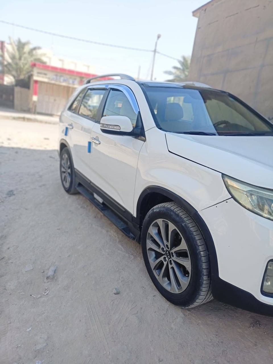 السلام عليكم 
سورنتو خليجي كويتي فول ماعدة 
الفورويل مرايات شفط بنوراما 
ويل كروم 19مكينا وكير خيرمن الله 
حدادي تخم تاير بصمه دواسات ليزر 
السيارة بيهه تجوهخفيفه كم قطعه صبغ 
انگول احزام صبغ وكلشي حسب القناعه 
السيارة جاهزه البيع اوالمراوس ابفضل منها
بقل منهى السيارة موديل 2015 
مكان الديوانية الاتصال ***********
***********
