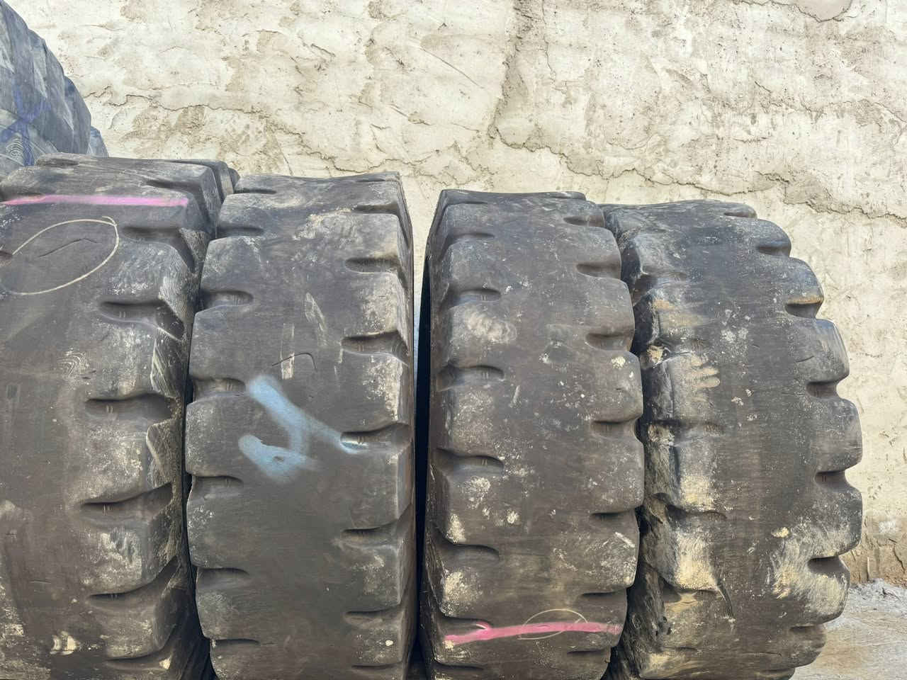 ٢٥-١٦٠٠
هندي BR ٣٣ قاط
***********
