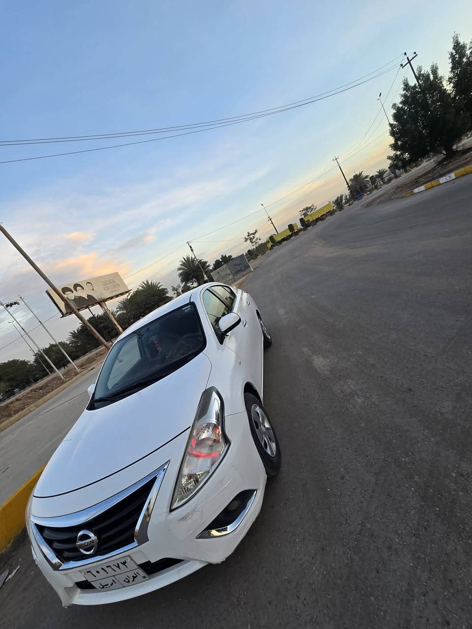 السلام عليكم
صني ٢٠ اربيل 
مكفوله من صبغ وتبديل والبارد بيها طخه مبينه بصوره كد شبر ع وضعها 
كير مكينه تبريد تدفئه كله وضع شركه حداديه تمام 
مكان السياره بابل 
***********
