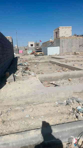 السلام عليكم حصير رقم مساحه ٢٠٠م
التفاصيل غرف ٢ + صاله + مطبخ + ديوانيه + صحيات 
المكان حي العسكري شارع الاطفاء قرب بث كورك 
السعر ٨ مليون وبي مجال 
للستفسار *********** واتساب ***********
