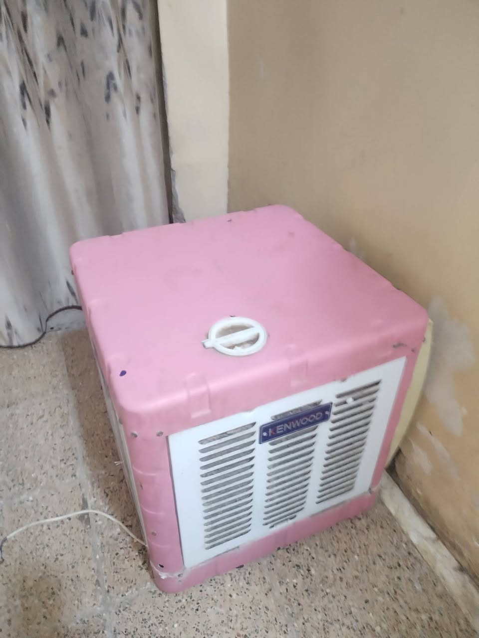 السلام عليكم
للبيع مكانها الزعفرانيه كبيسي ورى سوك الهواء  ماكو  توصيل للاسف سعره ب٥٠ قفل  ماركه كينود


**إذا كنت صاحب هذا الإعلان وتريد حذفه لأي سبب، رجاءا أرسل رسالة إلى الدعم الفني**