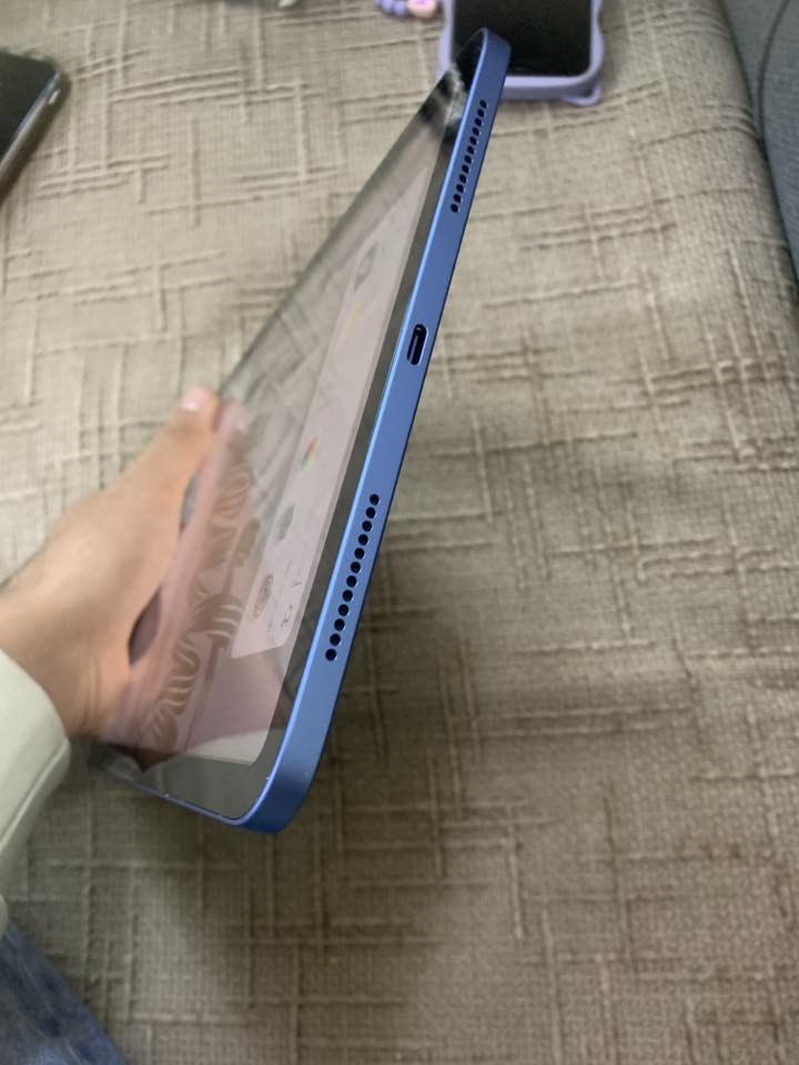 ايباد 10 
ذاكره 64 
بعده على تحديث 18
الجهاز نضيف وخير من الله بصمه صوت سلاسه
الايباد معروف ممفتوح على بلاد شحنه خير من الله كل 3 ايام اشحنه مره 
للبيع مكاني بغداد البياع
رايده 285 قفل قفل هوة جوه سعره رايده
بس ايباد بدون ملحقات
*********** فقط واتساب
