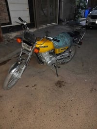 اخوان رايدهه مراوس ب دراجه شاينك او شونكوم اي يريد يتراسل وياي واتساب ...