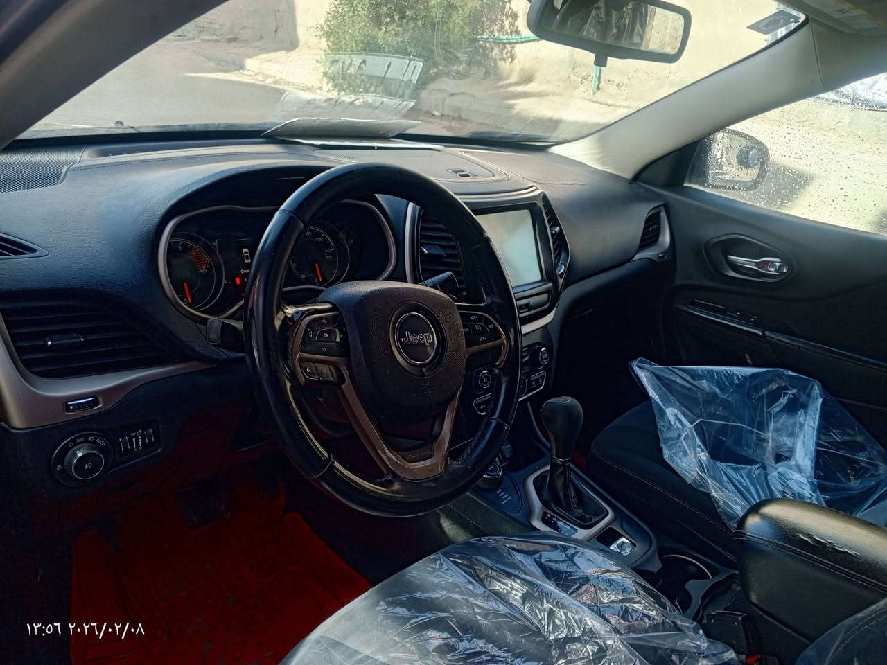 سلام عليكم
جيب بزون موديل 2017
***********
مكينه 6سلندر 
 إلسعر 100 وبيها مجال
