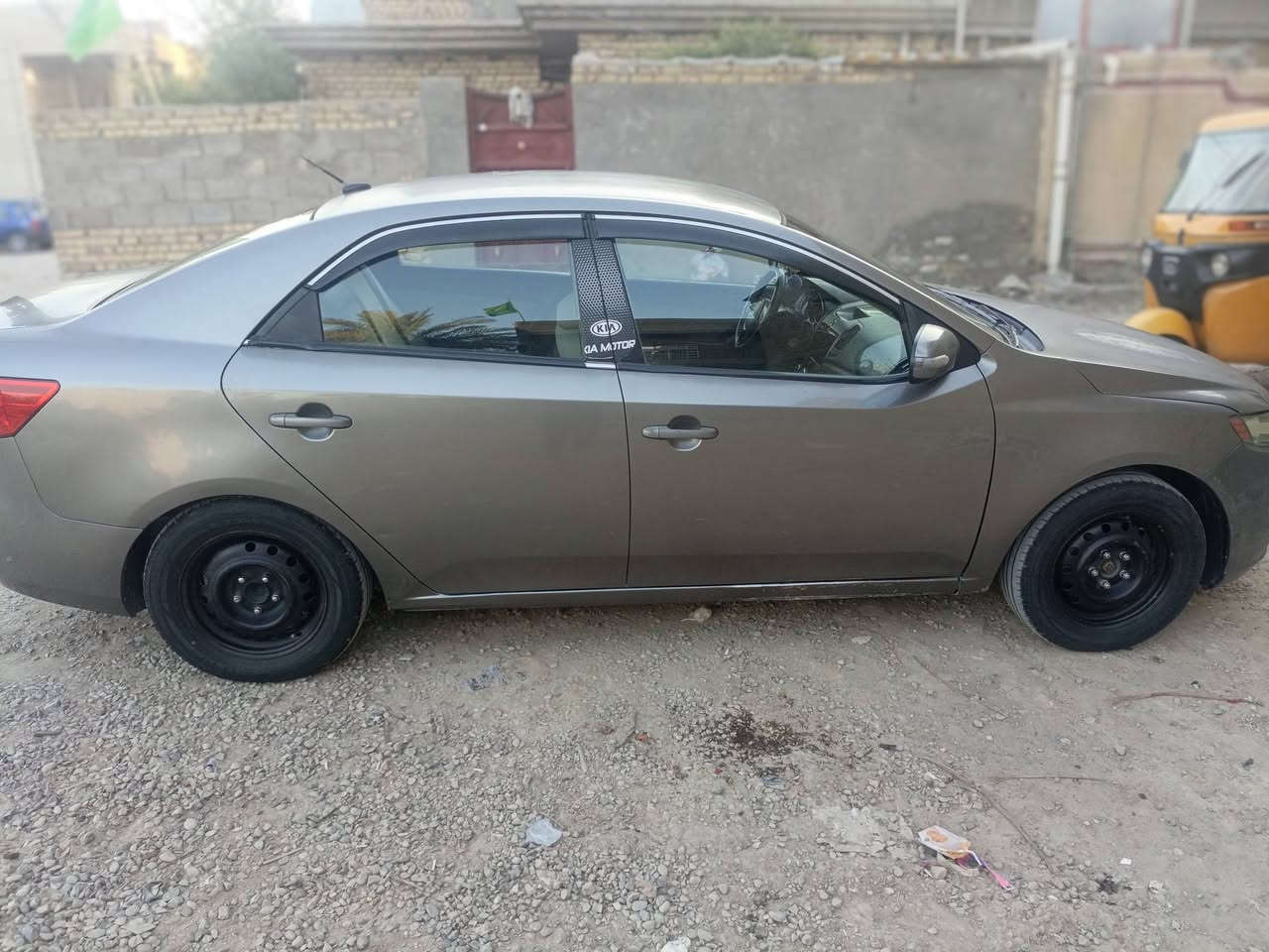 السلام عليكم كيه فورتي موديل ١٠سياره مكينه وكير مكفولات تبريد تخم تاير كله مكفول صدر نص عمر عرفتهه كلهه بلاديه سونار موجود بكربلاء سويته سعرهه ٩٠وبيهه مجال بسيط أي استفسار ***********
