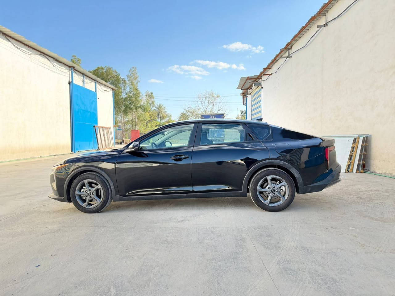 السلام عليكم
Kia.   K4
موديل 2025
ماشيه 4000 mi
بعده زيروه
ترقيم جديد ودخول جديد 
اللون اسود
المواصفات
شاشه 
شاشه دجتال 
كامره
تحكم ستيرن فول
ويل كب
رادار امامي
رادار خلفي
رادار جانبي نقطه عمياء
تحديد مسار
قياده ذاتيه
تنبيه خروج عن المسار
اوتو ستوب
اوتو ستار@
لد نهاري
بك لايت لد
وبعض من المواصفات الاخرى
السياره دخول جديد وترقيم جديد
تريد تحويل تريد وكاله
الحادث
صور امريكا بالمنشور 
جاملغ خلفي ايسر صبغ فقط وتعديل بارد بقبغ جنطه بصيط فقط الباقي كله كفاله عامه
بجم كبس بدون ايرباك
السعر170$
للاستفسار ***********
الموقع بغداد الكاظميه چكوك
