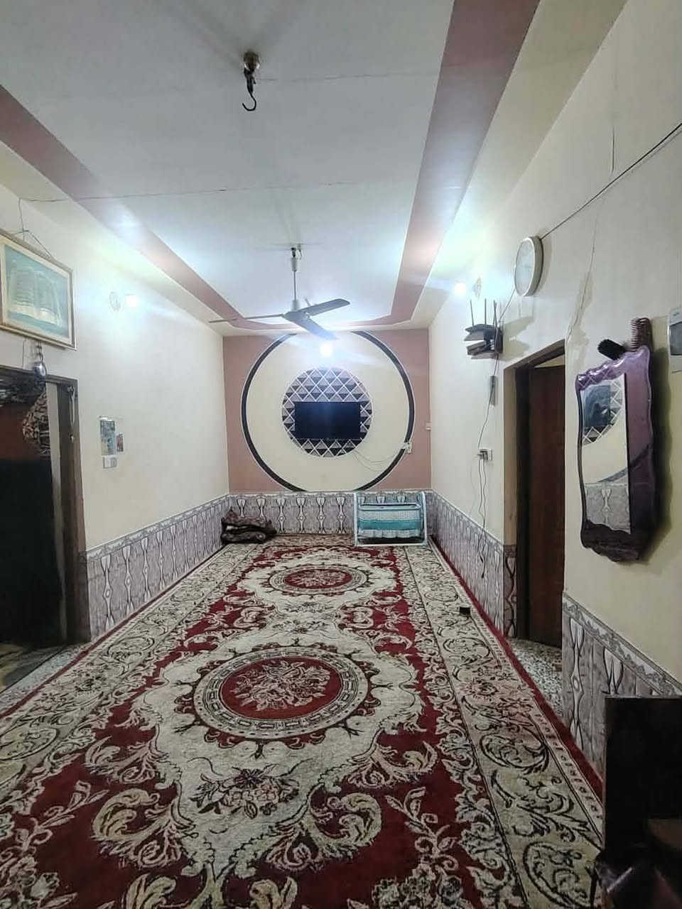 السلام عليكم بيت للبيع ثالث بيت عن الشارع الحولي التبليط زراعه ماء كهرباء مولده كامل خدمات غرفه صاله استقبل صحيات داخليه اوخارجيه الرظيه كاشي درجه اولى السعر 41 الستفسار على الرقم ***********
رجأ كل التفاصيل كدامك اقتنع وتصل لا اترسل رجا
