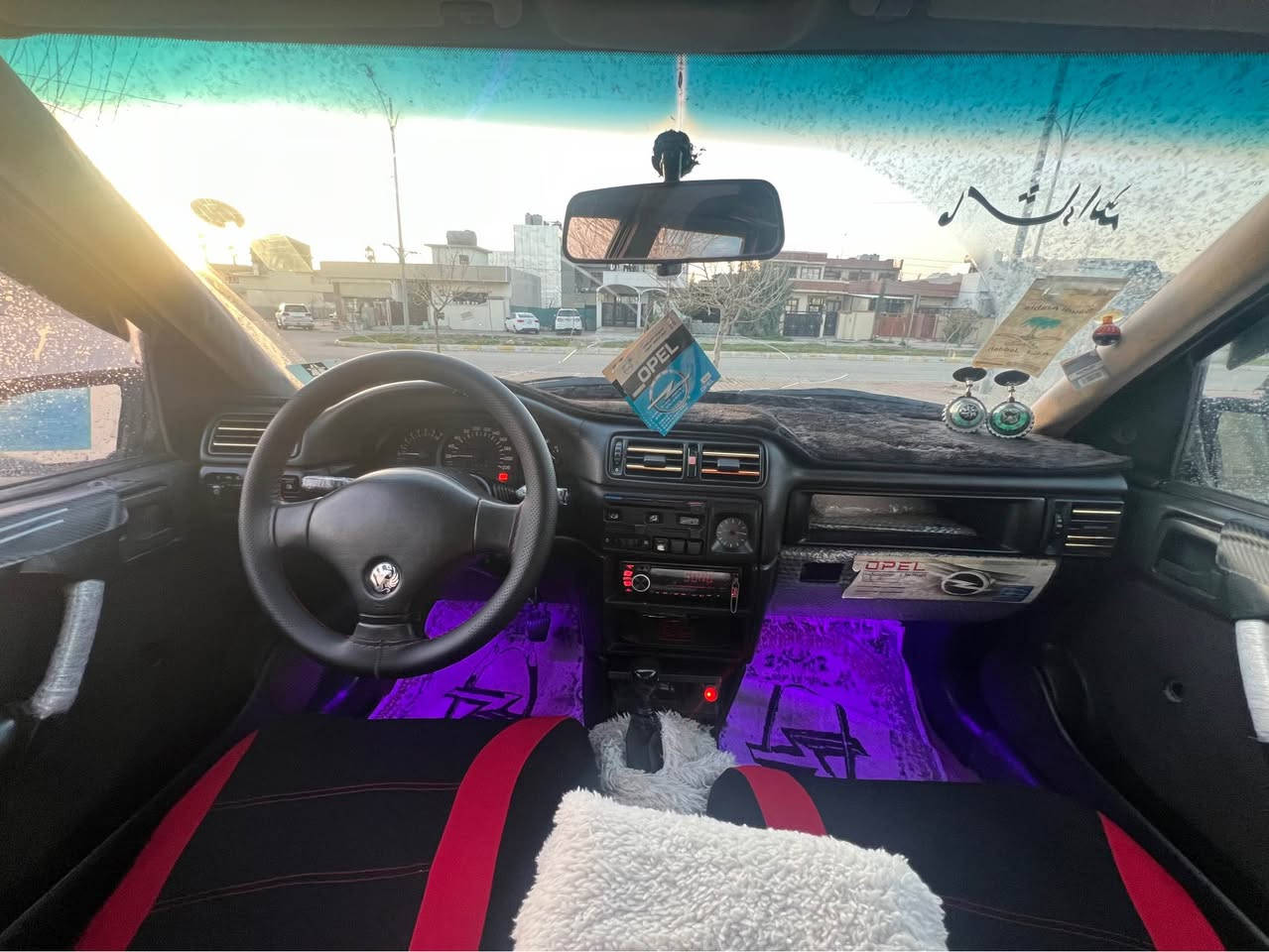 ئۆپل ڤكترا ١٩٩١
مەكینە ١٦ قایشپان
ئارمی پلاستیكی سلێمانی 
بەشەرتی گێرومەكینە.
هەموو گیانی ئیش ئەكات بەشەرت 
چوار تایەی تازەی لەسەرە.
تەقەو رەقەی بەشەرت.
سعری ٢٥ گەڵاو معامەلە 
ژمارەی موبایل :*********** . وتسئاپ لەسەرە . السليمانية, العراق
