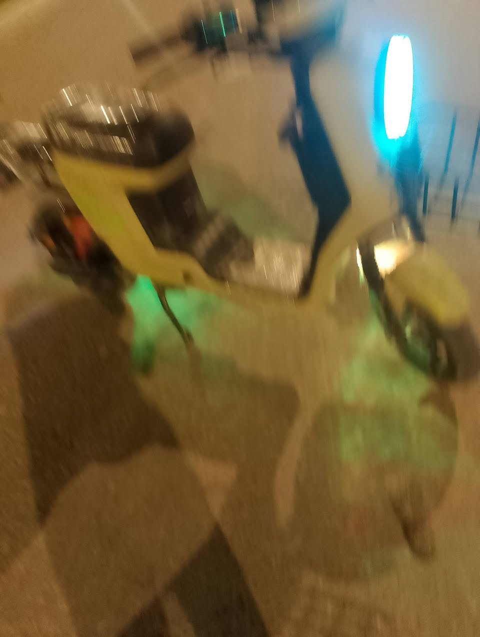 سلام عليكم ورحمه الله وبركات دراجه شحن ار 9 2026البيع بيه كسر يم المدكر الكدام  وين الاكشن شويه سعر 550وبيه مجال الطيبين عنوان بصره منطقه الحشد خلف ياسين خريبط رقم فقط واتساب ***********
