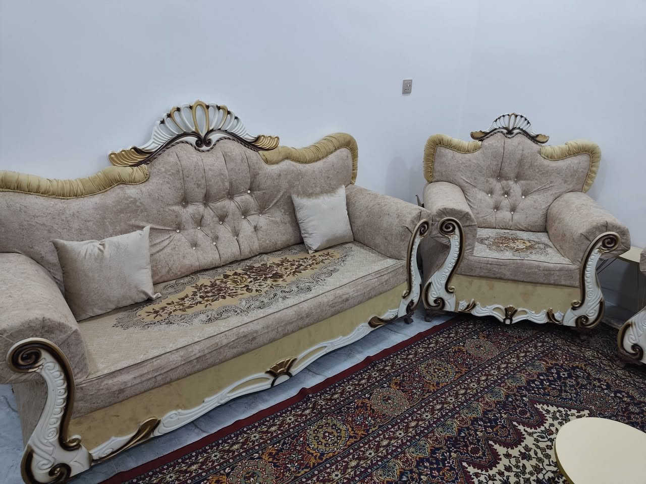 السلام عليكم مكلف بالنشر
تخم رئاسي 10 مقاعد استعمال شي بصيط 
للاستفسار الاتصال على 
‏‪0780 757 2091‬‏
