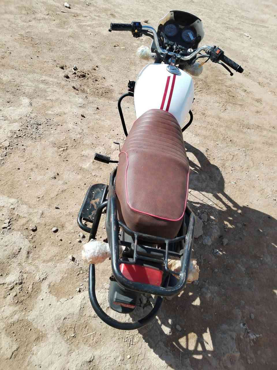 لبيع دراجه دايون ٢٢كفاله عامه برغي ما مفتوح بيه دراجه حلوه بمعنه الكلمه خاص ما اجاوب اتصل وبيك خير وتدلل
***********
