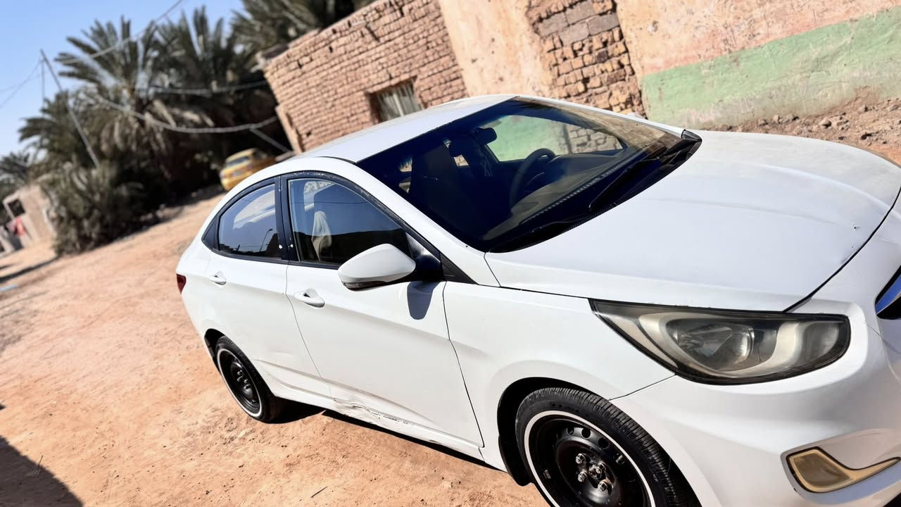 السلام عليكم  اكسنت 13خليجي مكينه جديده  1600تبريد جديد  بيها قطعتين صبغ جاملغ كدام وبنيد صبغ بيها بارد قليل سياره رقم مثنى نكليزي بسمي مداور  ثاني يوم السعر 95بيها مجال قليل رقم صاحب السياره ***********علمن مكلف بل نشر
