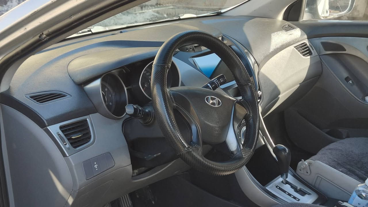 النترا۲۰۱۲، فول مواسفات ، بيها ۳قطعة صبغ بدون دواخل  و قمارة بيها جراد ، تحويل و وكالة شرط، سعر88ورقە         عنوان اربيل.خليفان ، ر.م/***********
