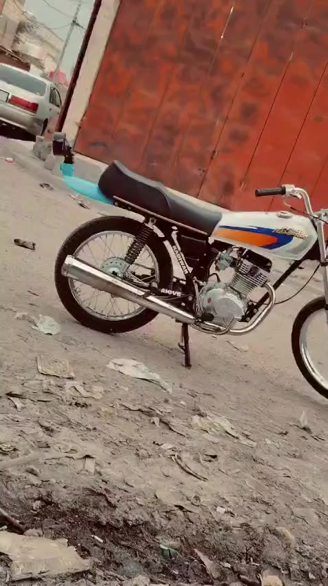 سلام عليكم شباب دراجه نضيفه و تعميره كله جديده و الدراجه بل حقيقه أحله من الفيديو السعر ٨٠٠وبيهة مجال لشراي مكاني بصره خور الزبير الهاتف ***********هاذ بس واساب ***********
