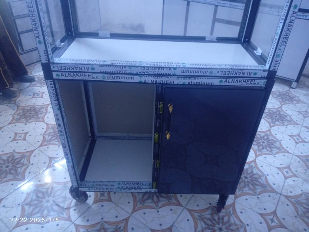 ‎ميز المنيوم جديد سعره 135 للاتصال *********** ميسان حي المعلمين الجديد‎ عمارة, ميسان
