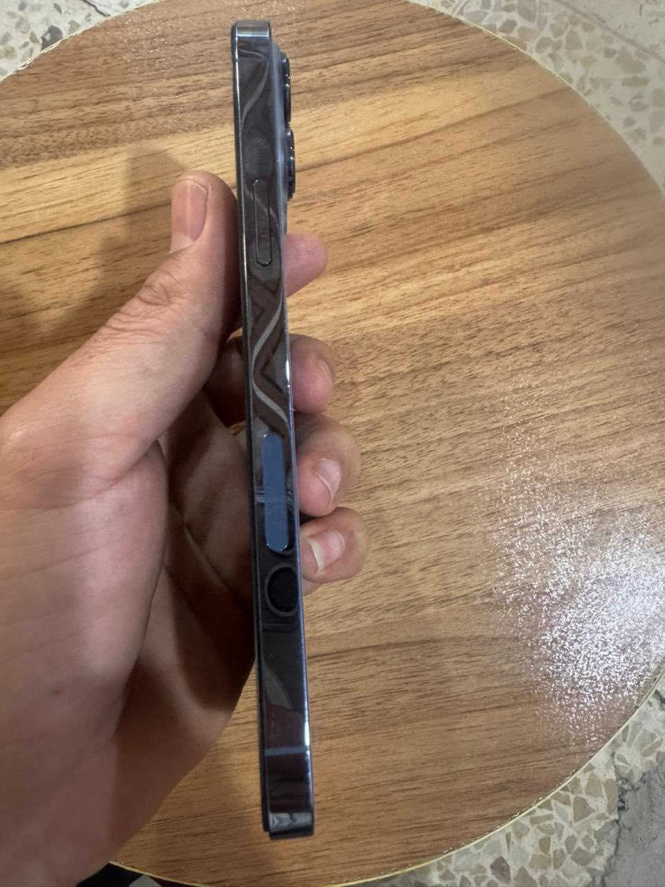 13 برو ماكس
بطارية 85 
نظيف جدا خالي من اي شخوط 
مبدل فقط شاشة نوعية ممتازة 
مكانه -حله- المركز 
السعر 500 
للاتصال / ***********
