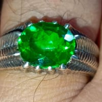 ياقوت  اخضر   جهاز 10    للبيع      ٠٧٧٢٣٢٥٨١٨٠  بغداد