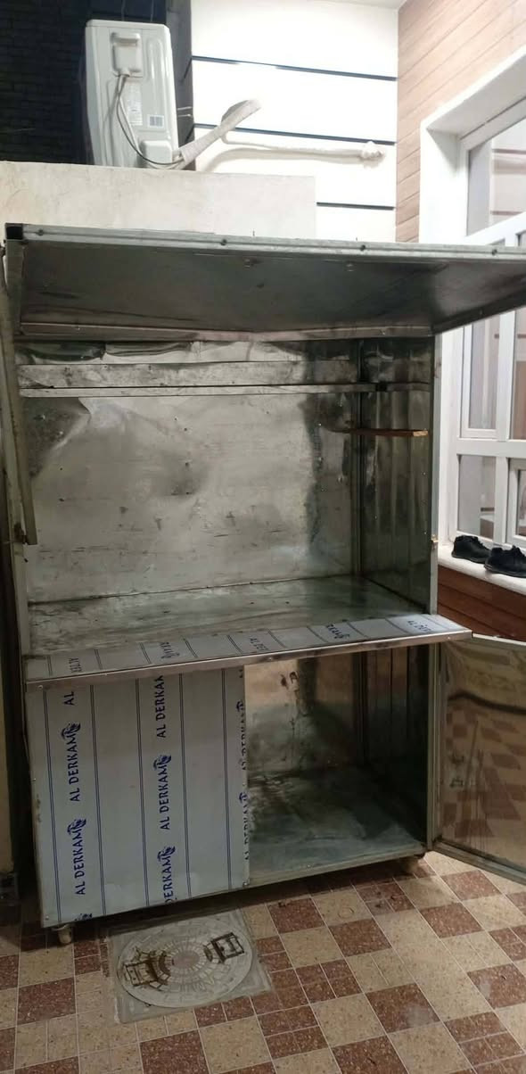 سلام عليكم كشك نضيف كلش
استعمال قليل شهر واحد وجاي ابيعه
المكان دوره بعيثه
السعر 200وبي مجال 
التصال ***********
