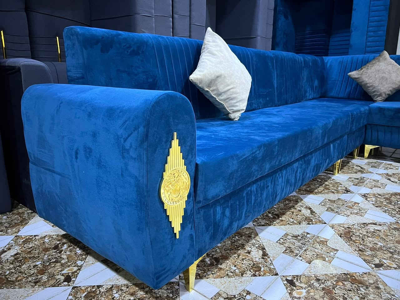 @

ئةم زاويية ١٠نةفةريية
بؤفرؤشتن لؤكة بةكارنةهاتووة
بؤسةعري پةيونديمان پيوة بكةن 
ژم***********
شوين كةلار

