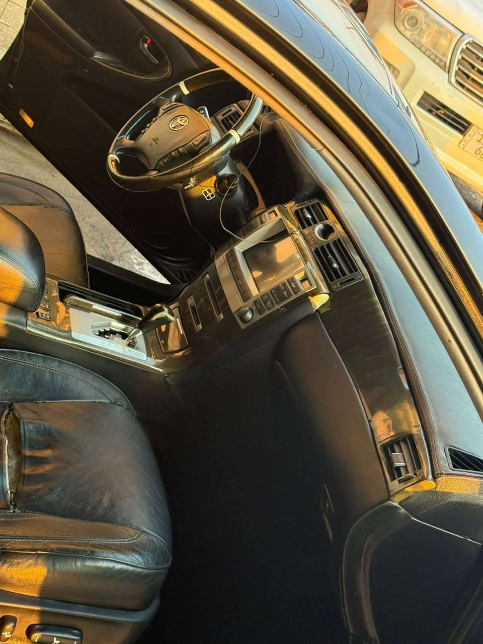 ١TOYOTA CROWN MAJESTA👑
للبيع تيوتا ماجستا. 2007 
اصولي💥 شرط المداور
الون اسود 
رقم نجف شرط المداور راعيها موجود
السيارة كفالة عامه من اصوليات و كص وصبغ

المواصفات👇 
5دكم 
✅ محركها V8 الحجم 4300
✅ كشنات جلد أسود 
✅ تبريد امامي خلفي3قطع.
✅ 3قطع بردات خلفيه.
✅ اربع كشنات كهرباء.
✅ 5بصمات ابواب+بصمة تشغيل+ صندوك شفط 
✅ كشنات خزن ميموري.
✅ حساسات  امامي وخلفيه
✅ كامره خلفيه 
✅ بگ لايتات لد اصل.
✅ ثلاجة
✅ مري ترحيب عند الاقتراب+اشاير بالمري والجملغات.
✅ ستيرن كهربائي 
✅ مري كهرباء+هيتر♨️
✅ تحكم ستيرن+كروز تثبيت سرعه.
✅ جنطه جكات كهرباء شفط.
✅ السياره بيه 3 رادار اصل

وباقي المواصفات المعروفه لل5دكم.
العنوان النجف الأشرف.كوفة
للاستفسار📞***********
السعر 175 وبيه مجال قليل
