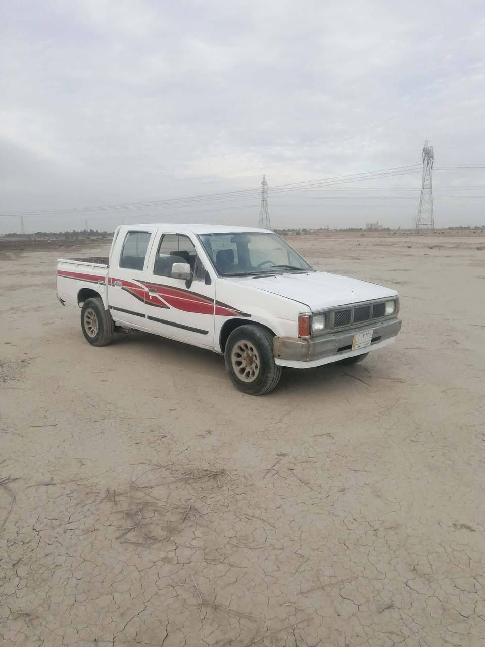 سلام عليكم للبيع بيكم نيسان رقم ذي قار مشروع وطني سنويه مجدده 27 مكينه كير ونجي اربع او تماتيك كهربايات كله شغاله حداديه جديده تواير جدد مكان داخل الناصريه ***********
