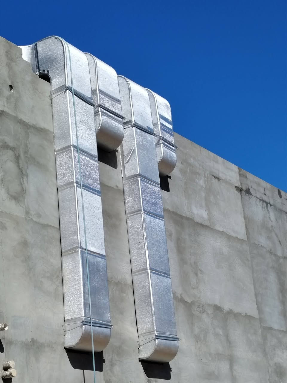 اللهم صل وسلم على نبينا محمد وعلى اله....  #معمل ديالى للتبريد المركزي العنوان الاسود مقابل تقاطع دلي عباس مستعدون لتجهيز المطاعم والمنازل والدوائر الحكوميه بأجود البليت ومع كافه الضمانات باداره سعد ***********
