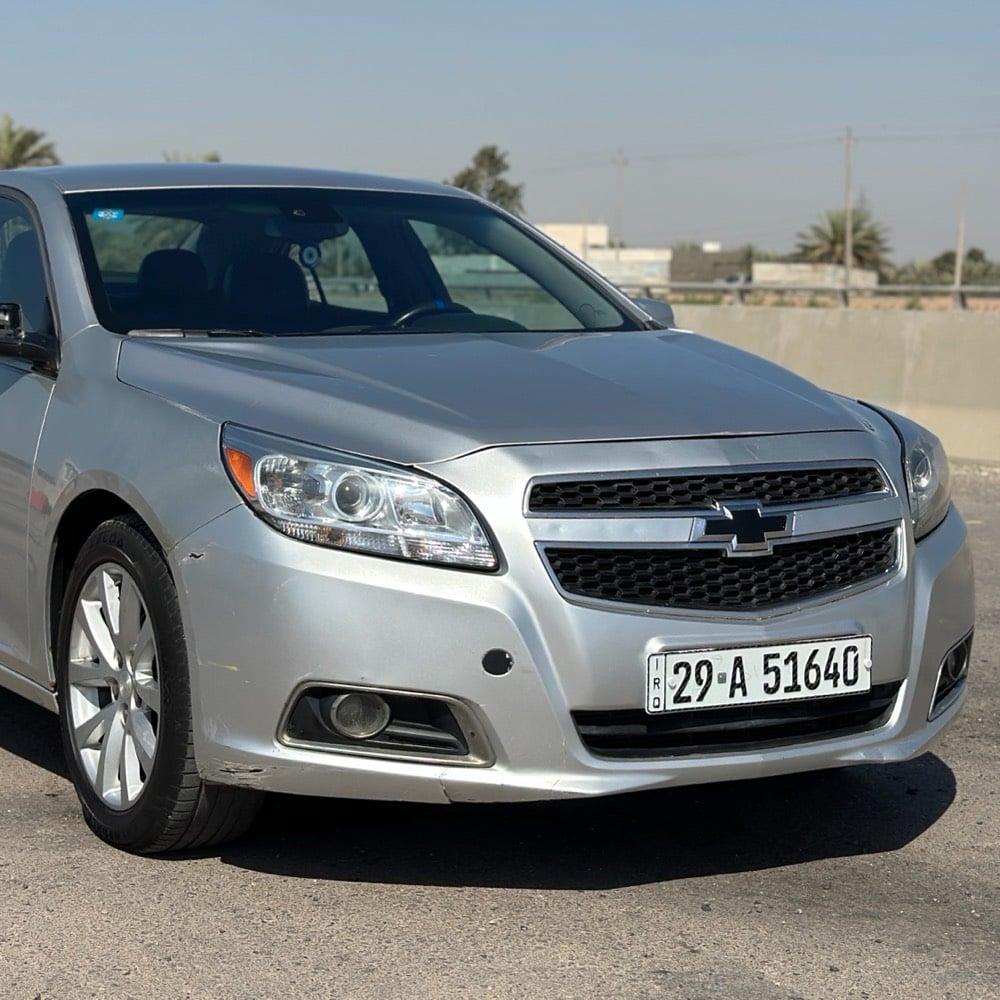 السلام عليكم
شيفرلويه ماليبو LT 2013 2.5L 
وارد امريكي قطعتين تبديل وصبغ بدون دواخل 
محرك جديد قبل شهرين شديتة 
هيدروليك كير جديد 
تخم تاير ويل 18 وباتري جديدات
تبريد ثلج تدفئة شغالة وكل البوابات شغالة 
المواصفات: 
شاشة لمس وقاصة 
سستم صوت بايونير وانارة محيطية زراعة غير البلادي
بجم LED ولايت اوتو 
تحكم مري كهرباء واشاير بالمري
مرايا وسطية اوتو دم 
كشنات جلد كهرباء وجامات اوتو 
تحكم ستيرن جهتين ومثبت سرعة
تبري  مناخين وشاشة اعطال
السعر 8700$ وبيها مجال للشراي
العنوان بغداد، الدورة
حمزة: ***********
"اخوان فدوة اروحلكم الشراي يتصل مو يعلق لو يراسل"