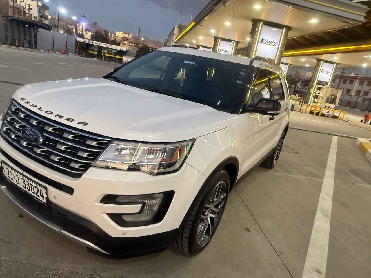 Ford explore 2017
ئۆتۆمبێل: فۆرد ئێکسپلۆر (استراد خاص)
مۆدیل:2017
جۆر:V6 twin turbo 
مواسەفات: فوول فول
پانۆراما، 3ڕیز کوشن ، کوشن سارد و گەرم، کوشن کارەبای کامل،لایت لید و عەدەسە و زینۆن، 3شاشە و شاشە گەورە، حاسەی ئاوێنە و حاسەی پێش و دوا کامێرا، دەرگا بەسمە، شەغال، بەسمە، سندق شەفت، تحدید سرعە، سیستەمی دەنگی sony، زۆر مواسەفاتی تر
بێ دەعم و لێدراوی
گێڕ و مەکینە: بەشەرت
سەنەوی: بەناوی خۆمەوەیە و تا 2029 تازەیە
نرخ: 215 و معامەلە
***********
سلێمانی

فورد ايكسبلور استراد خاص 2017 فول فول مواصفات بانوراما ٧ مقعد و كشنات خزن كشنات تدفئة و تبريد كشنات كامل كهربائي و 3شاشات و شاشة كبير و هوائي مواصفات أخرى 
بدون ضرب و تعديل 
كير و محرك بشرط على وضع شركة
سنوي باسمي جديد حتى 2029
سعر 215 و بيها مجال
*********** 
سلێمانی
