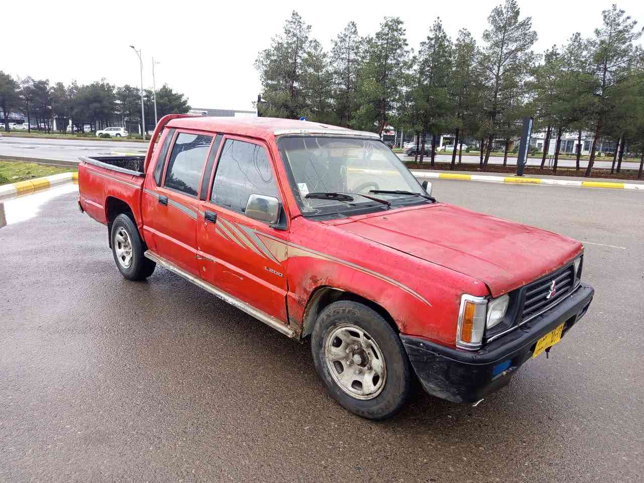 لانسە ر ❤ مستربۆشی  ماڵی دۆستە
سە یارە کە ماڵی مە دە نی بە شە رت 

گێڕو  مە کینە   و کارە بای  و ئە کسلی 

بە شە رتی  لای  فیتە ر   زۆر  مە زبوتە

گە رمی و لا یت و هە موو گیانی ئیشە کات

پێش و پشتی تازە  داگیراوە  زۆر تندوتۆڵە

پارە ی  کە ریم  کابانێک  نییە لە هە رزانییا

نرخ  14  گە ڵاو   مە عامە لە    یە برایانا

***********  ئاڵوگۆڕیش ئە کە م ....؟
