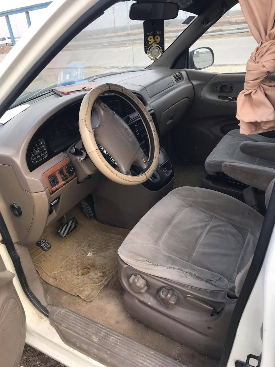 كيا كرنفال مديل ٢٠٠٠مكفوله لاصبغ ولاضربه لاصرف لاتبخير حداديه ٨٠بالميه طخم تايرمنضومه غاز رقم بغداد انكليزي مكاني واسط الدجيلي لتواصل ***********
