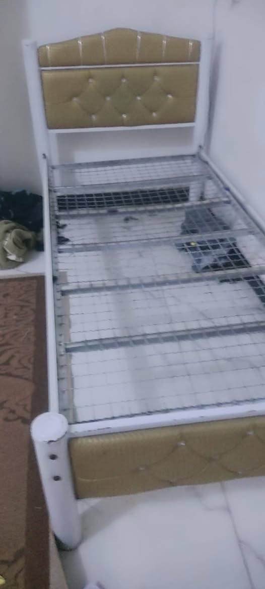 السلام عليكم جرابي لوحده ع ٥٠ وكنتور صاج سته بيبان لسعر ١٥٠مكاني دور الشرطه


**إذا كنت صاحب هذا الإعلان وتريد حذفه لأي سبب، رجاءا أرسل رسالة إلى الدعم الفني**